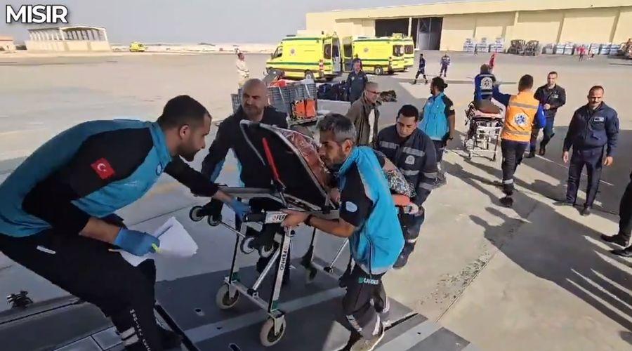 Gazzeli hastaları Türkiye'ye taşıyan uçak havalandı