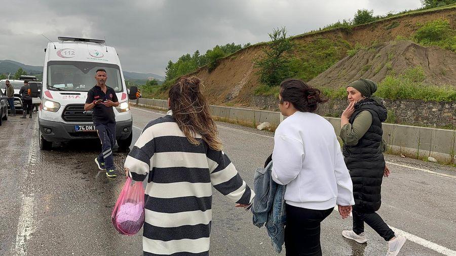 Bakan Koca: Bartın'daki selde 2 yaralının tedavisi devam ediyor