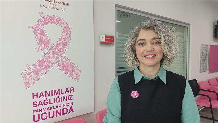 Röntgen teknisyeninin ısrarıyla mamografi çektiren doktor erken teşhisle meme kanserinden kurtuldu