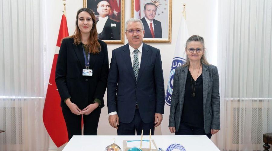 Ege Tıp'lı Ceren'e uluslararası alanda iki önemli görev