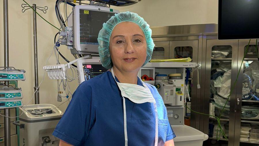 İlk kadın göğüs cerrahisi profesörü Ayten Kayı Cangır: Camdan tavanları kırın