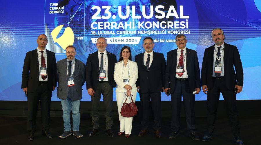 Türkiye’nin cerrahları Antalya’da buluştu