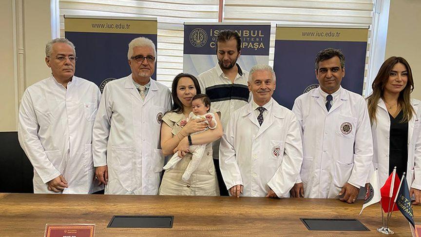 Türkiye'de ilk: Meme kanseri tedavisi sonrası anne oldu