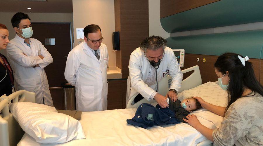 Sol akciğerinin tamamını tümör kaplayan Cezayirli bebek Türkiye’de sağlığına kavuştu