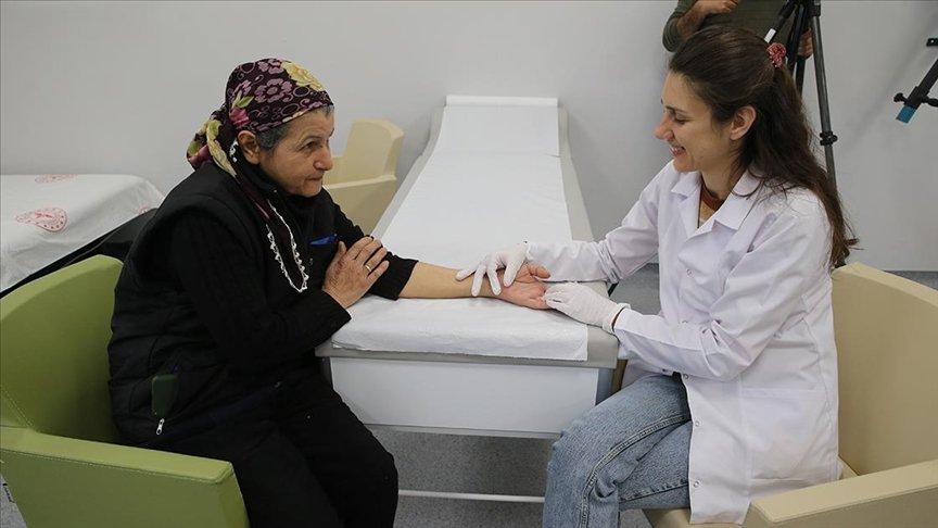 Hatay'da depremlerde yaralananlar fizik tedaviyle ayağa kalkıyor