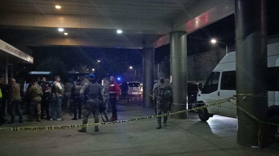 Diyarbakır'da hastane bahçesinde silahlı kavga: 1 ölü, 13 yaralı