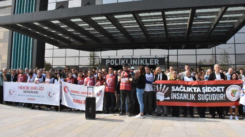 Bursa'da kadın doktorun hasta yakını tarafından darbedilmesine tepki