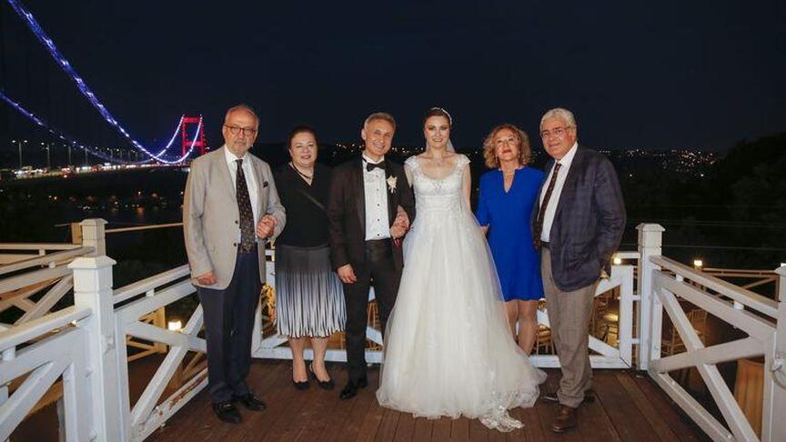 Doktor çiftin mutlu günü