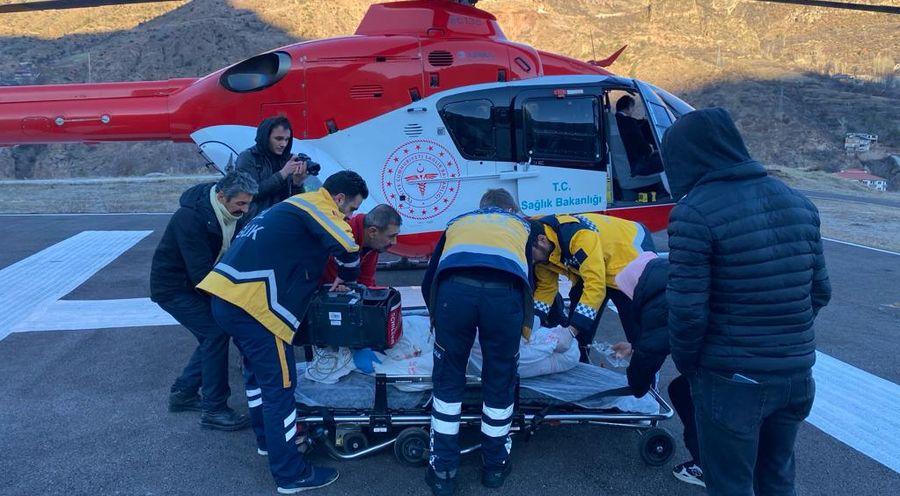 Gümüşhane'de ambulans helikopter 6 yaşındaki Erva için havalandı