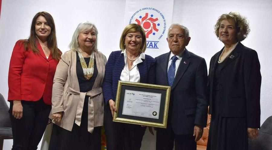 EÜ Pediatrik Kök Hücre Nakil Merkezine uluslararası akreditasyon