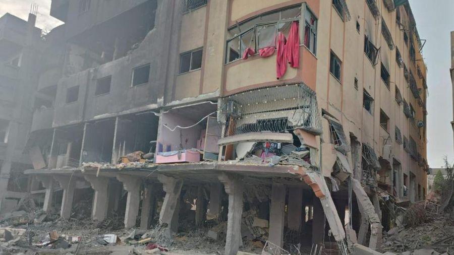 İsrail ordusu Şifa Hastanesi doktorunun evini bombaladı