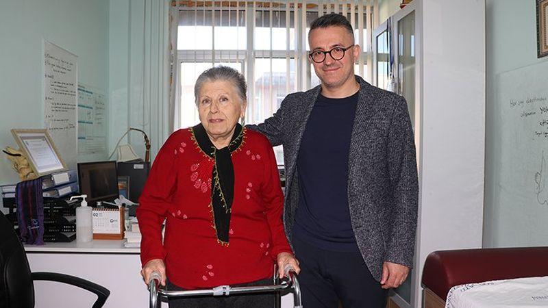 Kalp hastası 74 yaşındaki kadının kemik tümörü başarıyla alındı