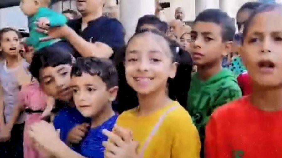 Filistin Kızılayı'ndan hastanedeki çocuklara psikolojik destek