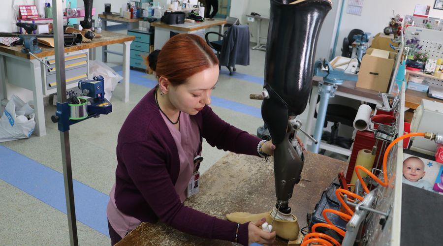 Gazileri hayata bağlayan laboratuvar