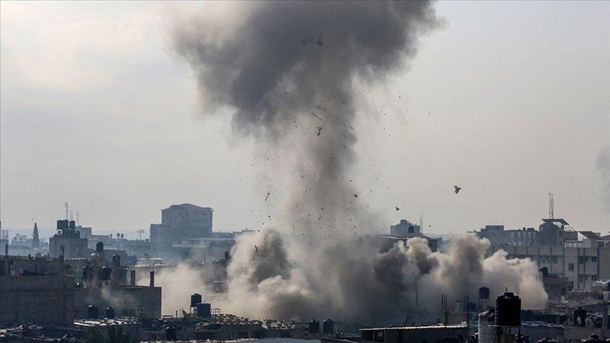 Filistin Kızılayına ait hastanenin yakınına hava saldırısı: 18 ölü