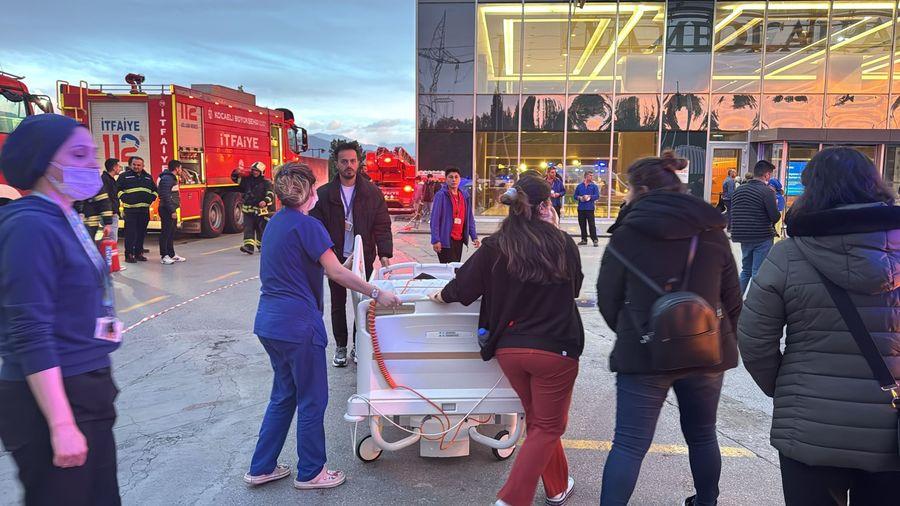 Hastanenin bodrum katında yangın çıktı; 5 hasta başka hastanelere nakledildi
