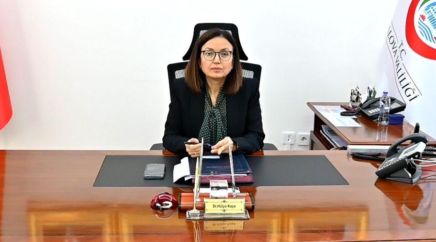 Çalışma yaşamına hemşire olarak başladı, hayatının kırılma noktası valiliğe taşıdı