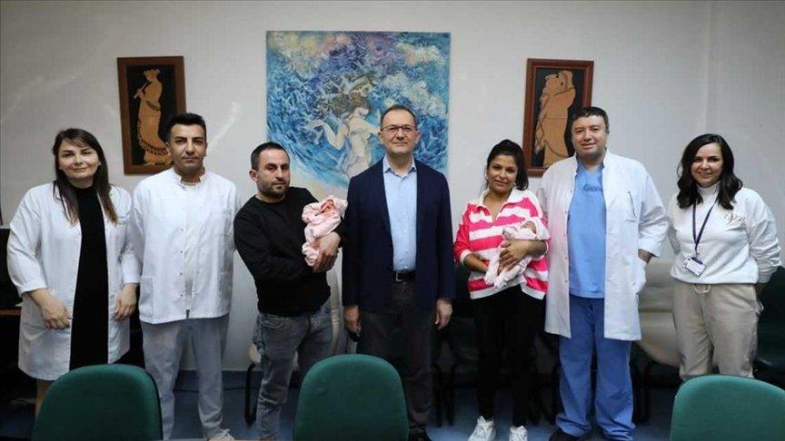 Anne karnında aynı damarları paylaşan ikizler operasyonla sağlığına kavuştu