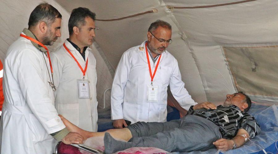İranlı doktorlar, Adıyaman'da sahra hastanesi kurdu