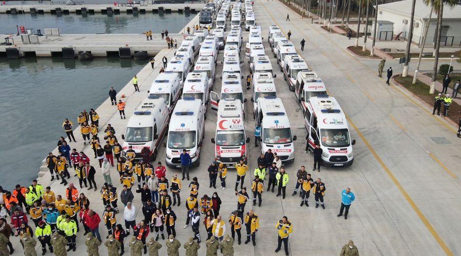 Deprem bölgesindeki yaralılar TCG-İskenderun gemisi ile Mersin'e sevk edildi