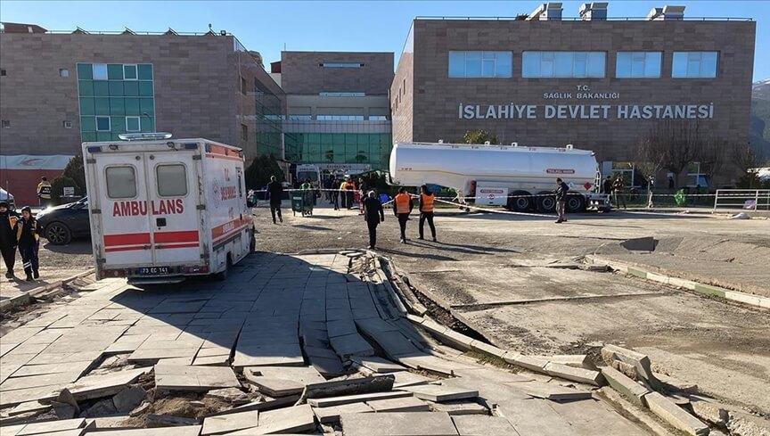 Depreme direnen İslahiye Devlet Hastanesi kesintisiz hizmetini sürdürüyor