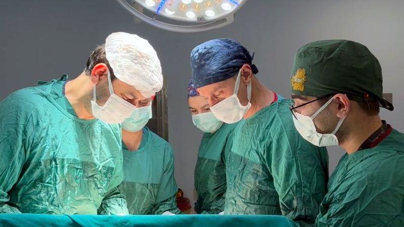 Nadir görülen hastalık, İzmir Şehir Hastanesinde tedavi edildi