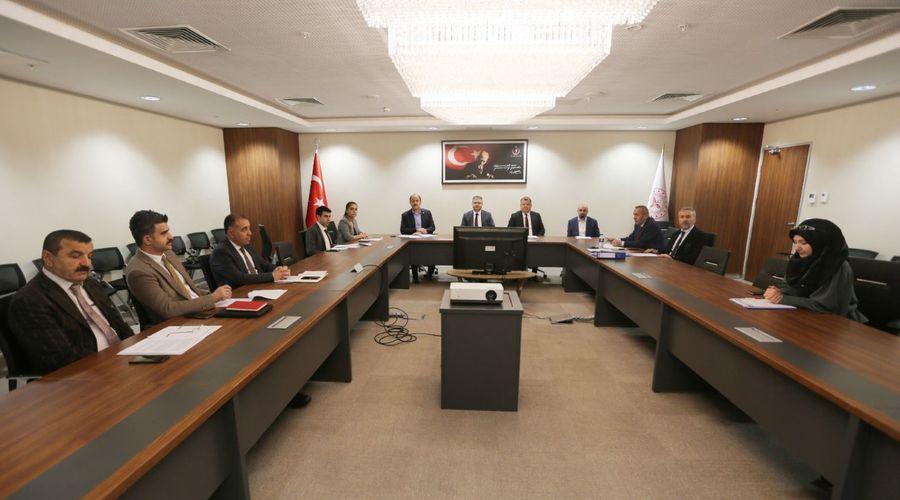 Deprem bölgesinde görevlendirilen sağlık çalışanlarının mesai sorunu çözülmeli!