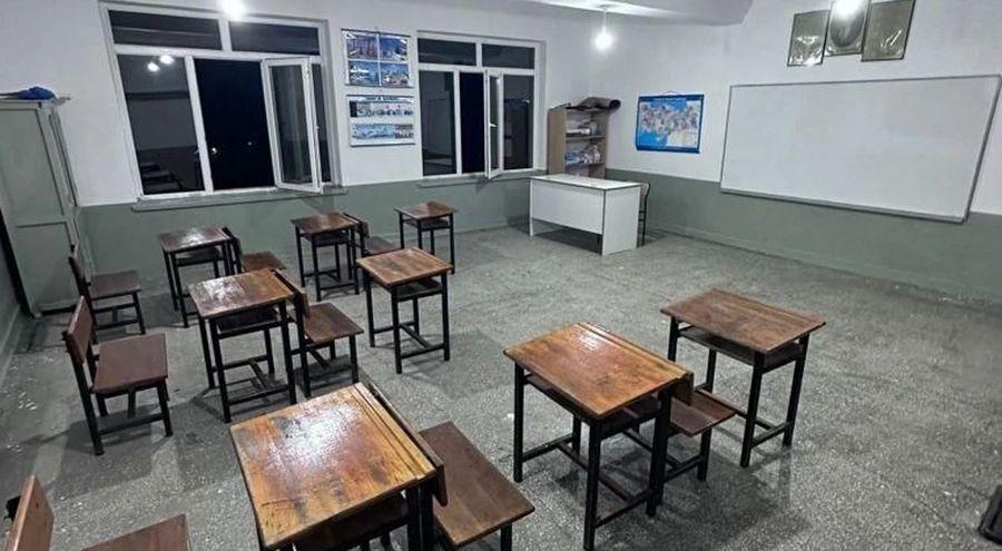 Çorum'da doktor ve sağlık çalışanları köy okulunu onardı