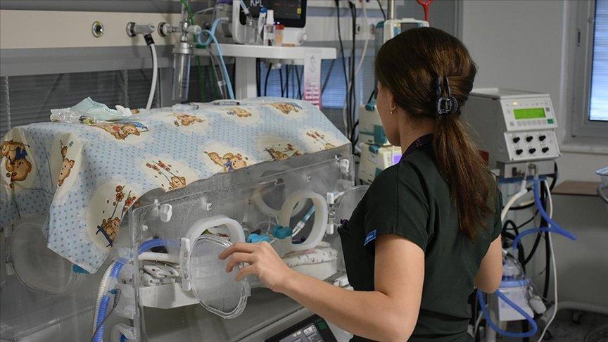 Prematüre doğum sonrası hayata bağladıkları çocuklarla buluştular