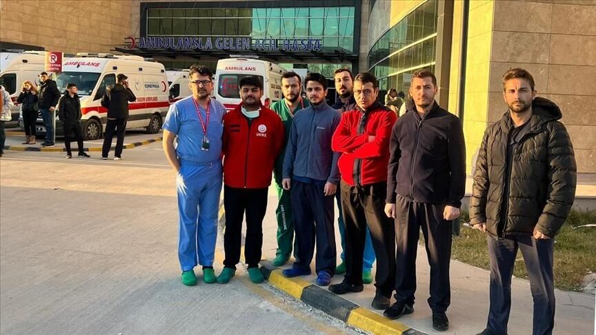 Hatay'da enkazdan çıkarılan 'mucize' çocukla doktorunun yolu tekrar kesişti