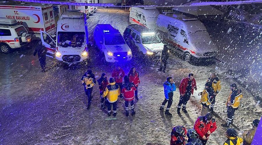 Nöbetçi UMKE ekibi, ilk saatlerde ulaştığı Osmaniye'de 5 kişiyi kurtarmış