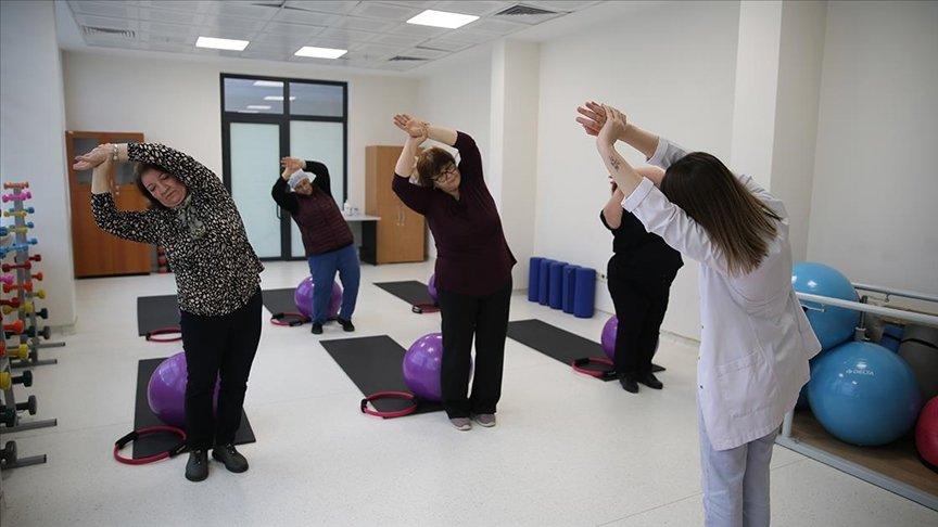 Kilo fazlası olanlar Edirne'deki Obezite Okulunda sağlıklı zayıflıyor