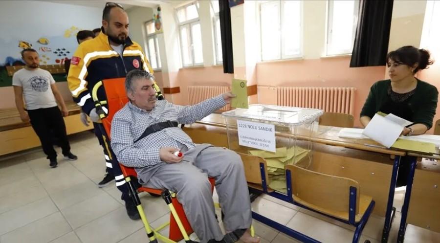 Sağlık Bakanlığı, seçimde 9 bin 670 hastaya ulaşım hizmeti verdi