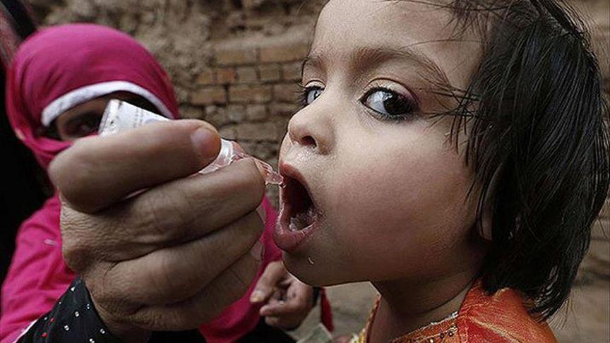 Pakistan'da çocuk felci aşısı yapan sağlık ekibine silahlı saldırı