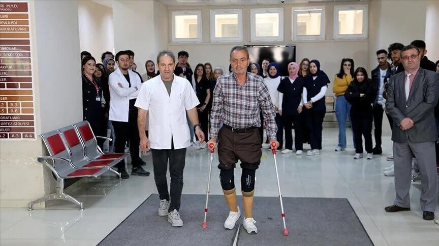 Trakya Üniversitesinde depremzedeye protez bacaklar yapıldı