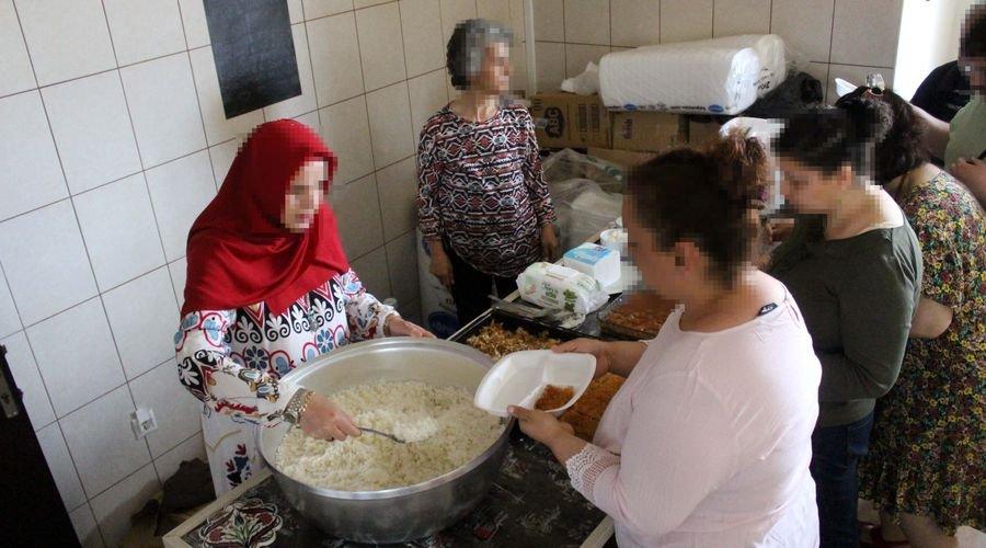 Psikiyatri hastalarına bahçe bakımı, aşçılıkla terapi