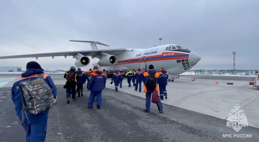 Rusya’dan aralarında 11 doktorun da olduğu ikinci ekip yola çıktı