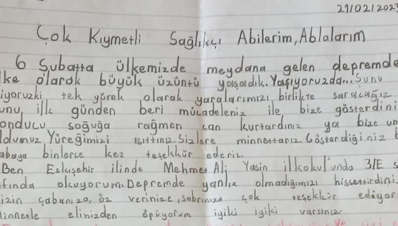 Çocuklardan deprem bölgesinde görev yapan sağlık çalışanlarına 'teşekkür' mektubu