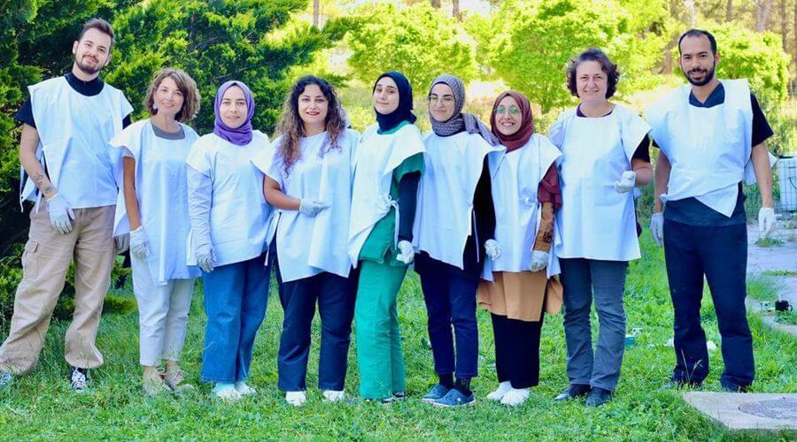 Kırklareli'de sağlık çalışanları çevre temizliği yaptı