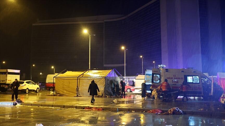 Fransa, deprem bölgesinde çok amaçlı sahra hastanesi kuracak