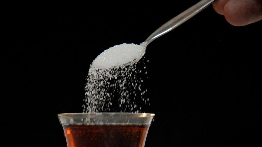 Çay ve kahveye şeker atmak sanıldığı kadar zararlı olmayabilir