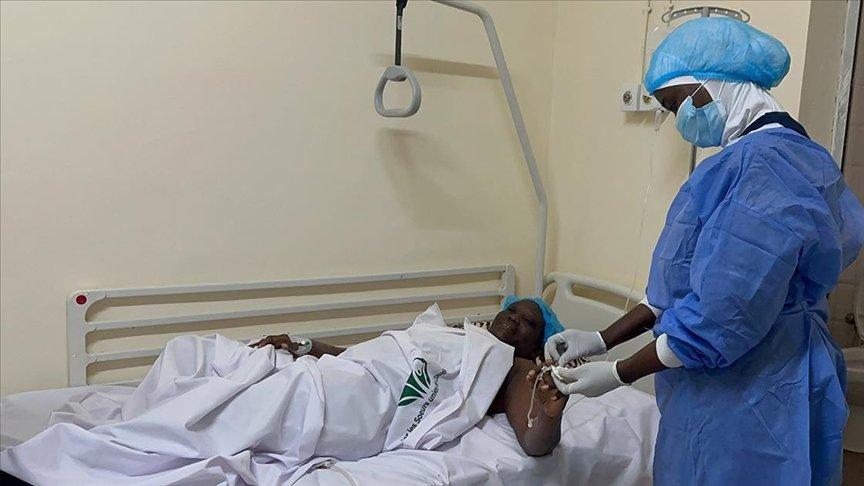 Batı Afrika'daki ilk organ nakli Türk doktorlar iş birliğinde Senegal'de yapıldı