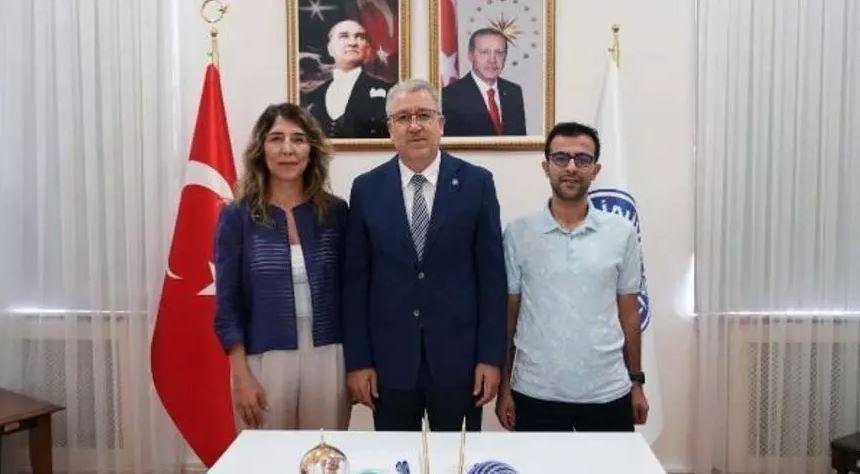 Serebral palsili çocukların ailelerine destek: Mobil uygulama