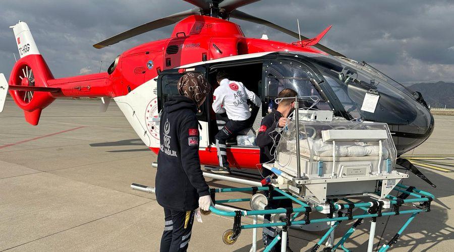 Şırnak’ta ambulans helikopter, zatürre teşhisi konulan 2 aylık Nehir için havalandı