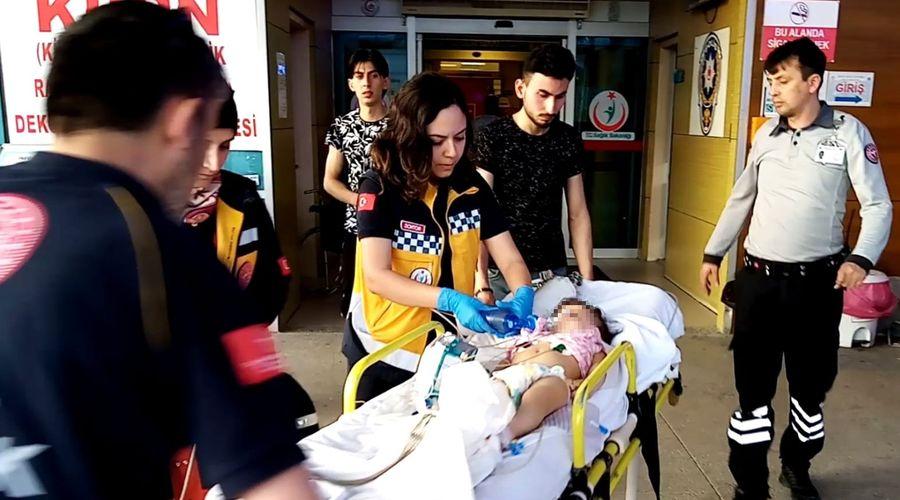 Soluk borusuna fıstık kaçan bebek, doktorların ‘Heimlich manevrası’ ile hayata döndü