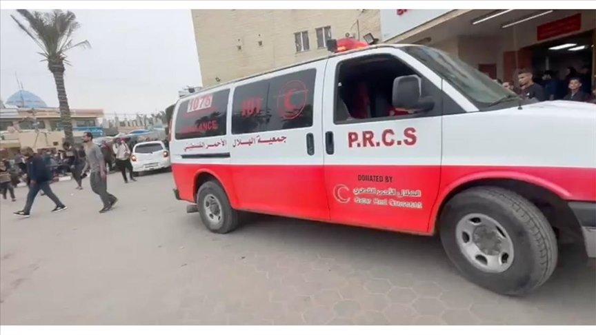 İsrail, Gazze'de Şuheda el-Aksa Hastanesi çevresini bombaladı