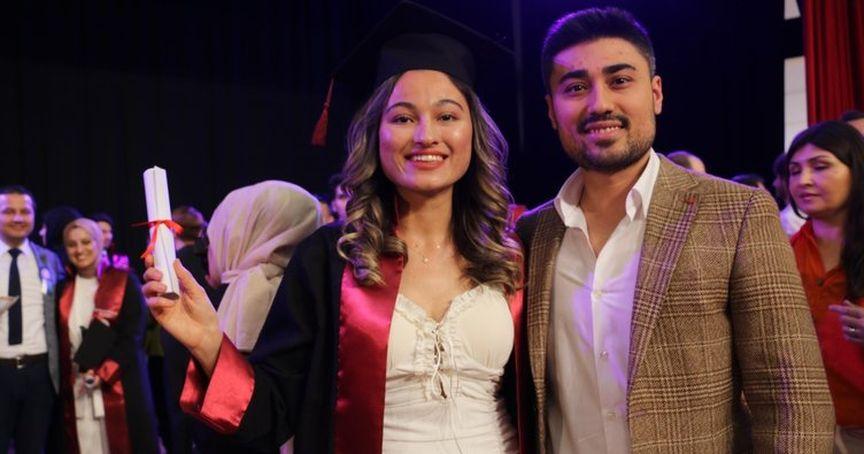 Abisini örnek aldı doktor oldu! Diplomasını abisinin elinden aldı