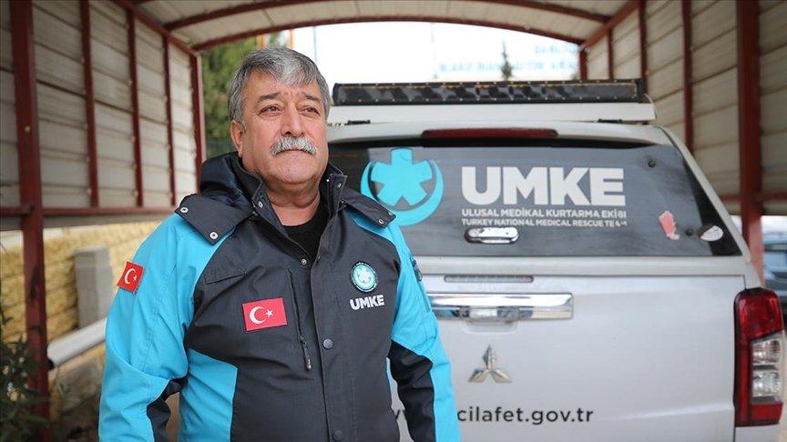 Depremlerde hayat kurtaran UMKE görevlisi, enkaz altında 10 saat kurtarılmayı bekledi