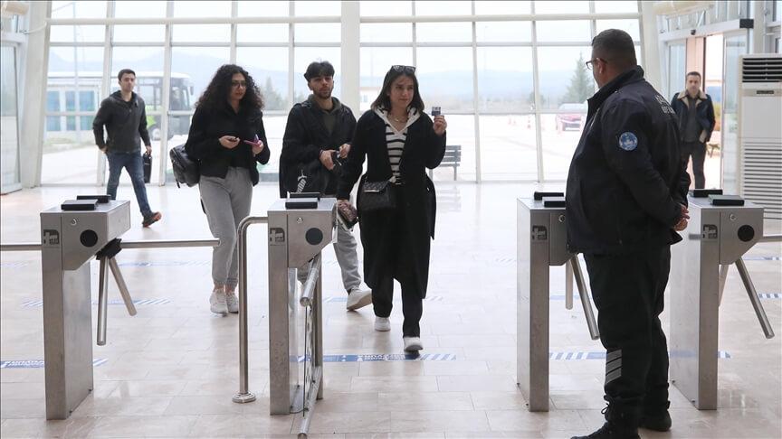 Üniversitelerde 'hibrit eğitim' başladı