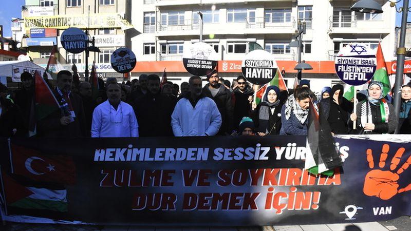 Van'da sağlık çalışanlarından Gazze'ye destek açıklaması